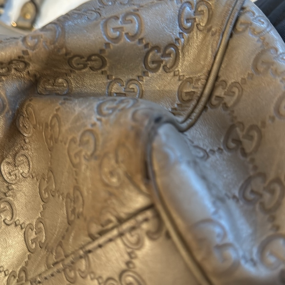 Well loved Gucci Sukey Medium Gold 100% authentic.  Comes with dustbag. - Picture 12 of 13